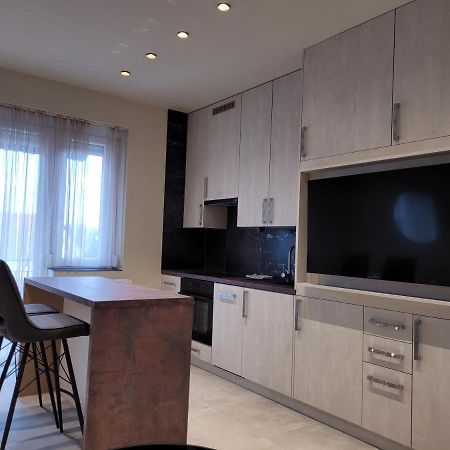 Lara II Apartman Debrecen Eksteriør bilde