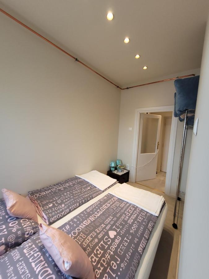 Lara II Apartman Debrecen Eksteriør bilde