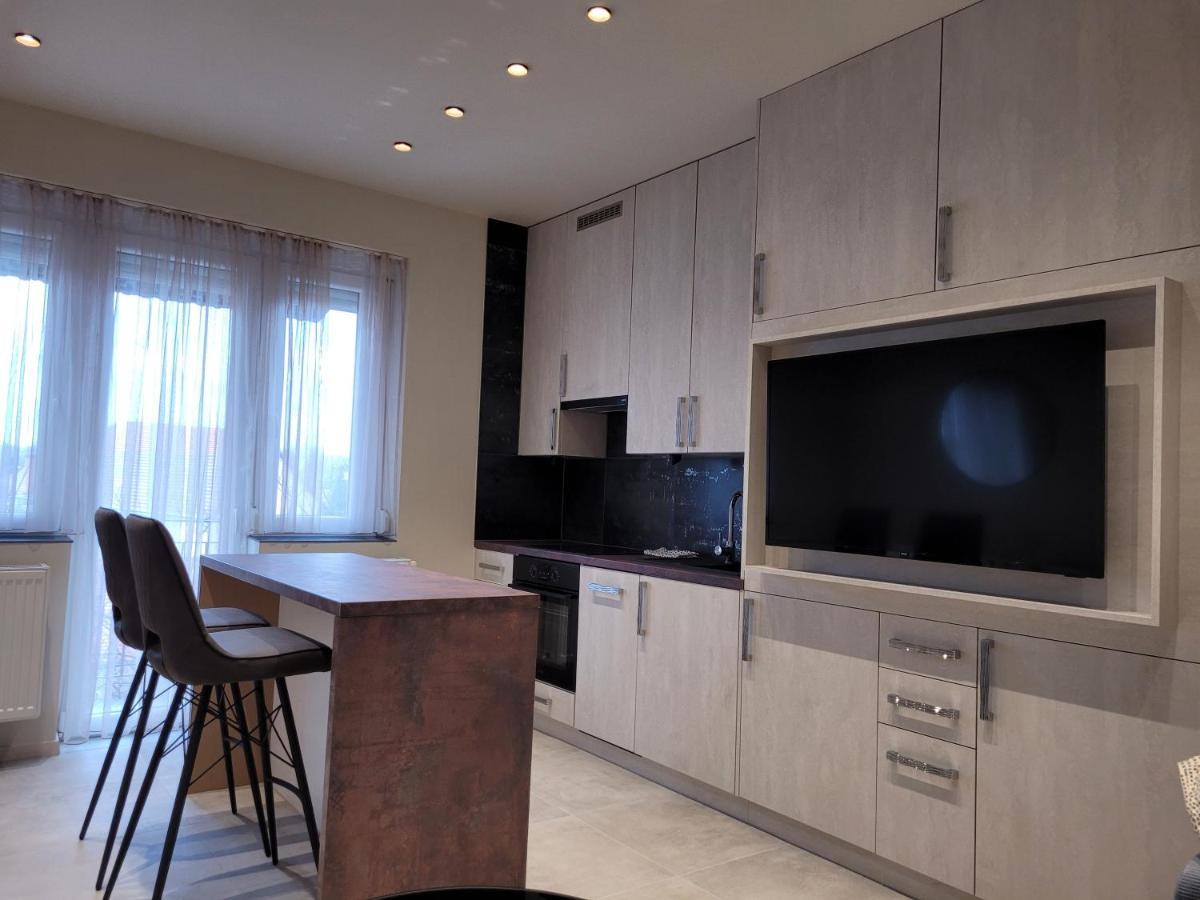 Lara II Apartman Debrecen Eksteriør bilde