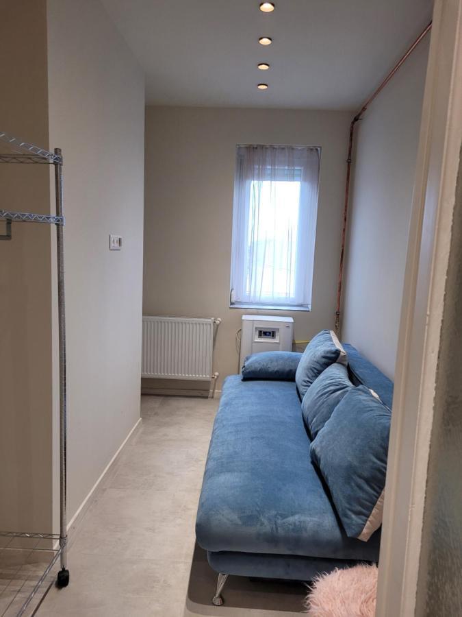 Lara II Apartman Debrecen Eksteriør bilde